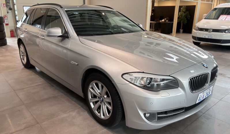 BMW 520d Touring -2011 full