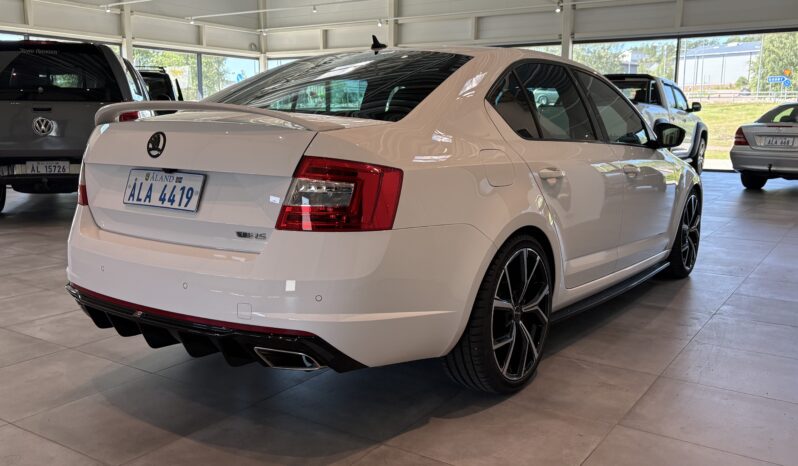 Skoda Octavia RS 2,0 TSI DSG -2015 full
