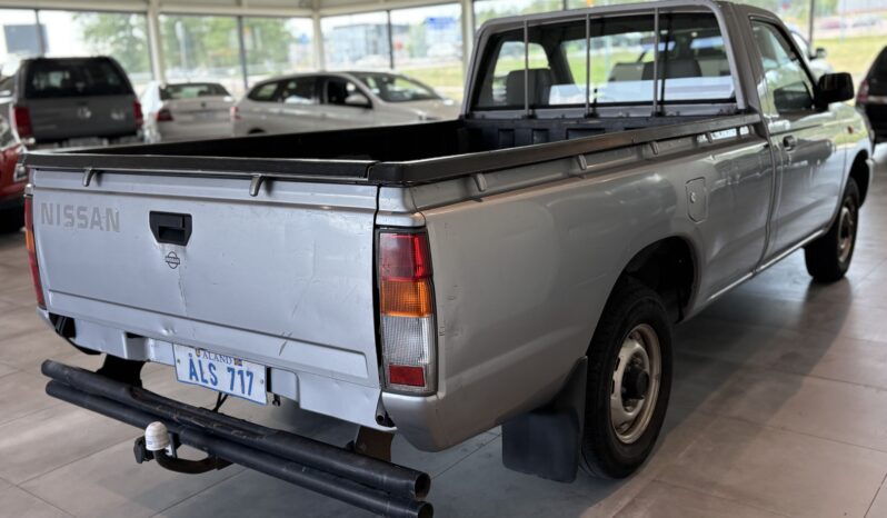 Nissan Pickup 2,5D -2001 -Ålandssåld full