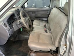 Nissan Pickup 2,5D -2001 -Ålandssåld full