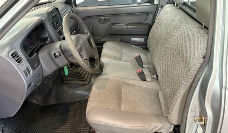 Nissan Pickup 2,5D -2001 -Ålandssåld full
