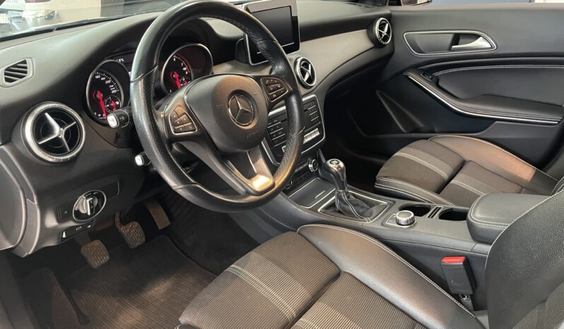 Mercedes-Benz CLA 180 Shooting Brake -2017 full