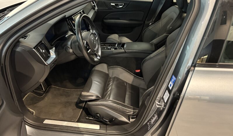 Volvo V60 T6 AWD R-Design Plug-in Hybrid -2020 full
