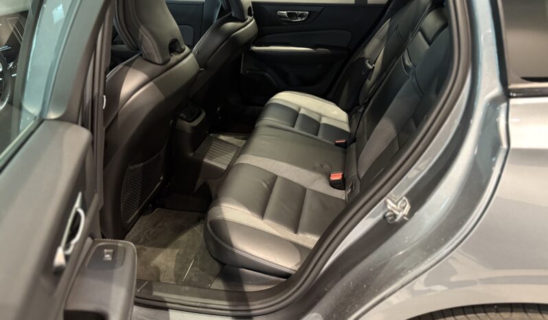 Volvo V60 T6 AWD R-Design Plug-in Hybrid -2020 full