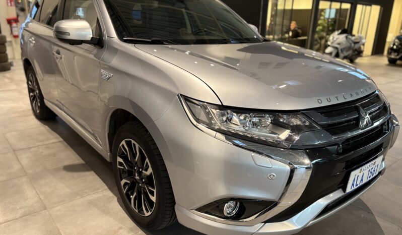 Mitsubishi Outlander PHEV -2017 full