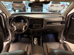 Mitsubishi Outlander PHEV -2017 full