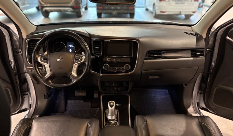 Mitsubishi Outlander PHEV -2017 full