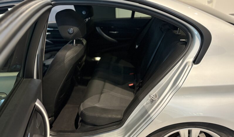 BMW 330e Business M-Sport Laddhybrid -2017 full