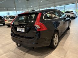 Volvo V60 T3 6/mt Momentum -2011 full
