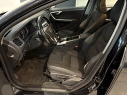 Volvo V60 T3 6/mt Momentum -2011 full
