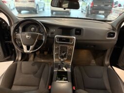 Volvo V60 T3 6/mt Momentum -2011 full