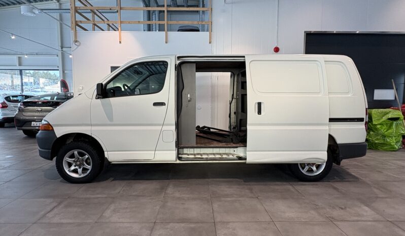 Toyota Hiace 2,5D 4WD L2 -1999 -Ålandssåld full