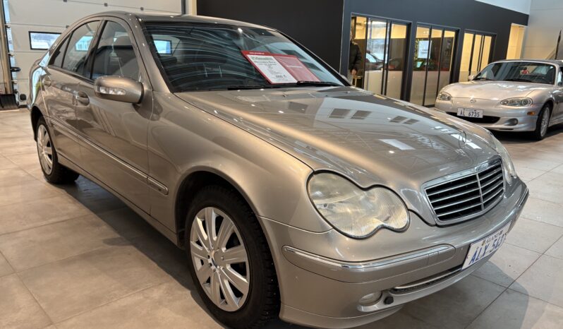 Mercedes-Benz C220 CDI -2003 full