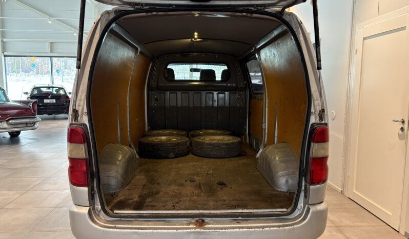 Toyota Hiace 2,5 D-4D L2 -2005 -Momsbil full