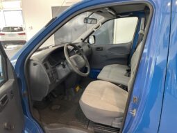 Toyota Hiace 2.5 D-4D 100 Automat -2002 – Ålandssåld, Innehåller 25,5% avdragbar moms full