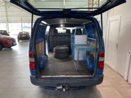 Toyota Hiace 2.5 D-4D 100 Automat -2002 – Ålandssåld, Innehåller 25,5% avdragbar moms full