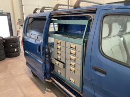 Toyota Hiace 2.5 D-4D 100 Automat -2002 – Ålandssåld, Innehåller 25,5% avdragbar moms full