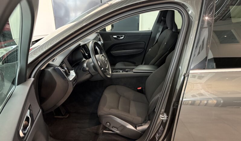 Volvo XC60 T6 Momentum 18.8kWh Long Range AWD -2022 full