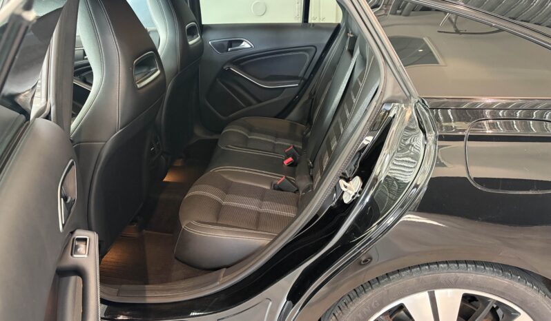 Mercrdes-Benz CLA 180 Shooting Brake -2017 full