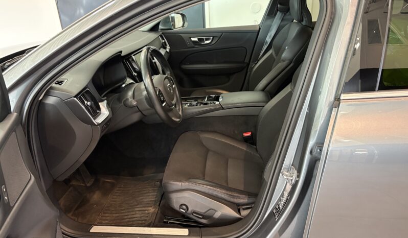 Volvo V60 T6 TwE AWD Momentum -2020 full