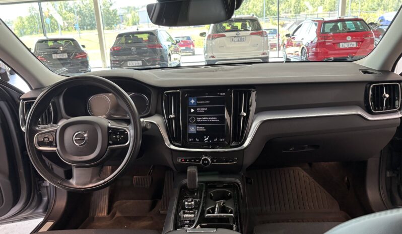 Volvo V60 T6 TwE AWD Momentum -2020 full