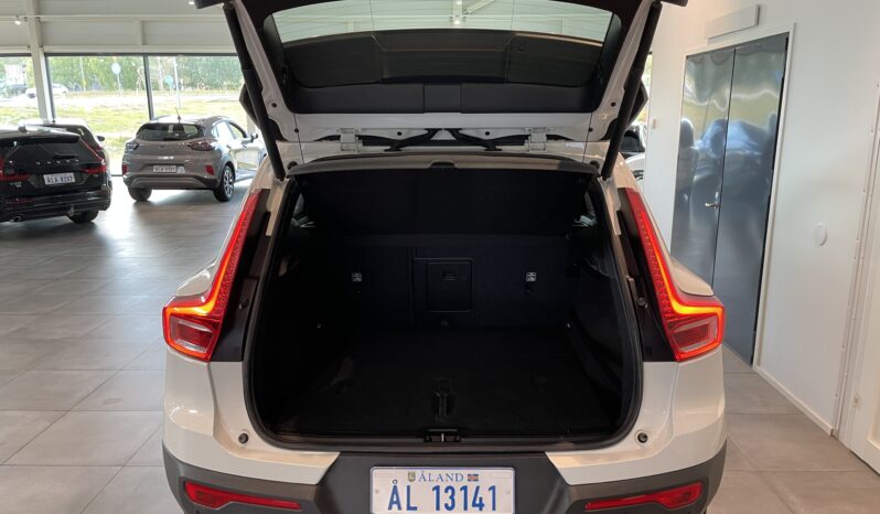 Volvo XC40 T4 Momentum -2018 full