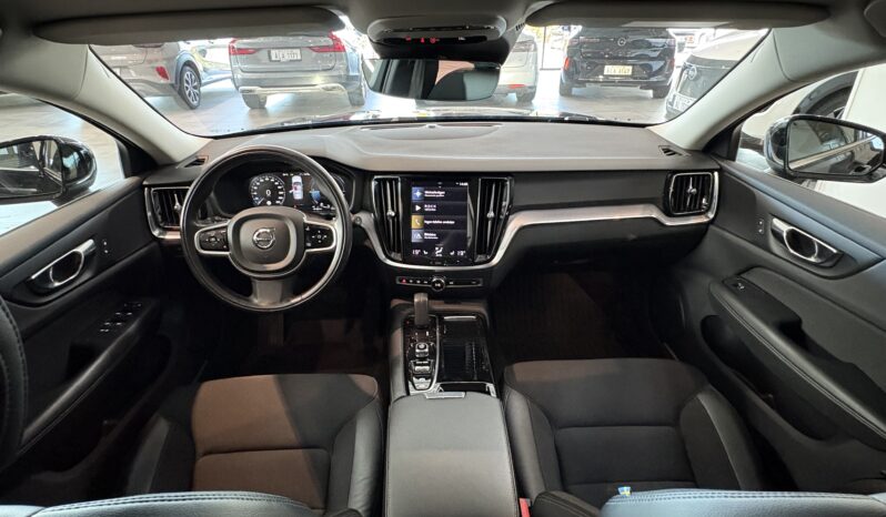 Volvo V60 T6 TwE AWD Momentum -2020 full